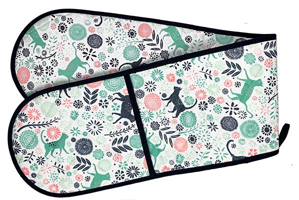 Kitchen Cats by Vicky Yorke